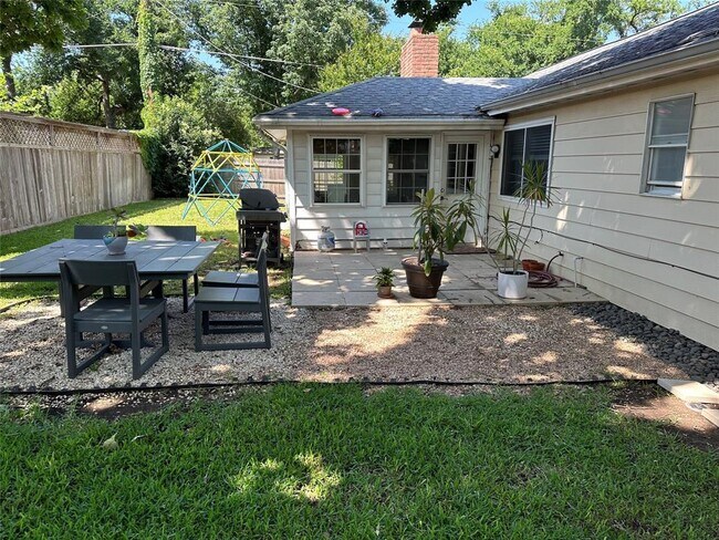 Building Photo - 11502 Toledo Dr