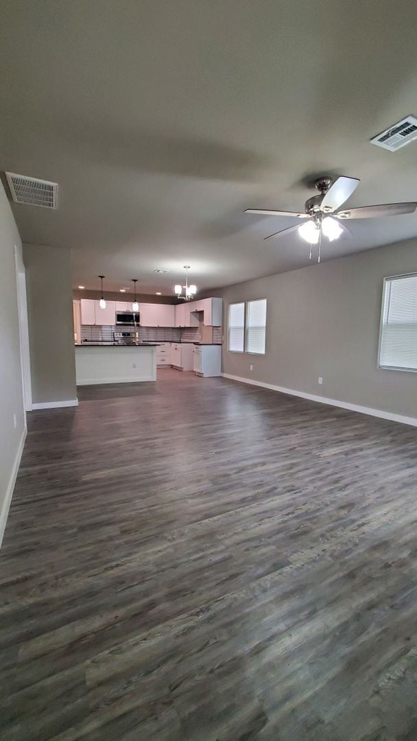 Building Photo - (2) Bed/(1) Bath Available NOW! Updated!