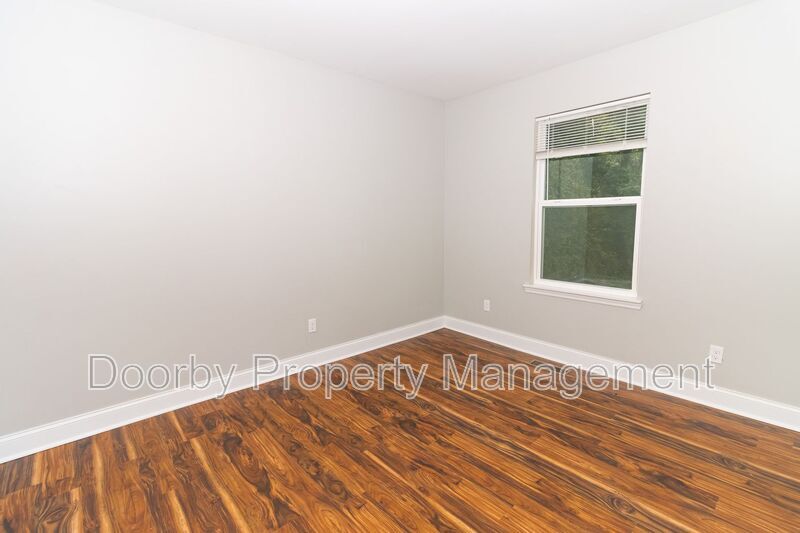 Building Photo - 1712 Tunnel Blvd