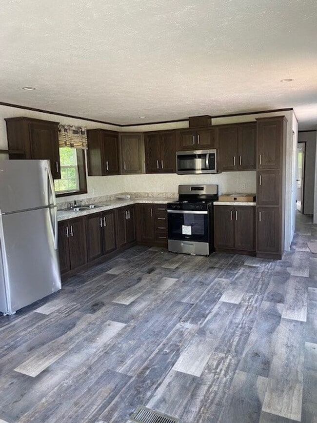 Building Photo - New 2 Bedroom Mobile Home-Denver