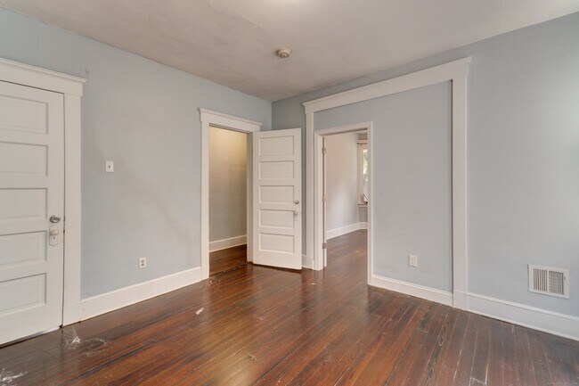 Building Photo - 167 Willow St