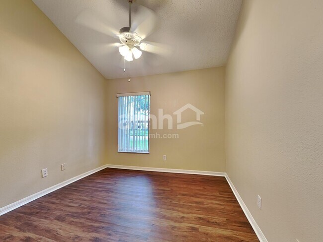Building Photo - 1502 Scotch Pine Dr