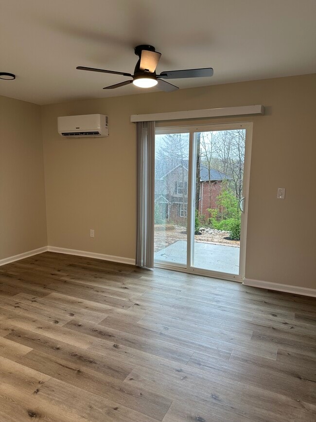 Building Photo - Woodland Pointe