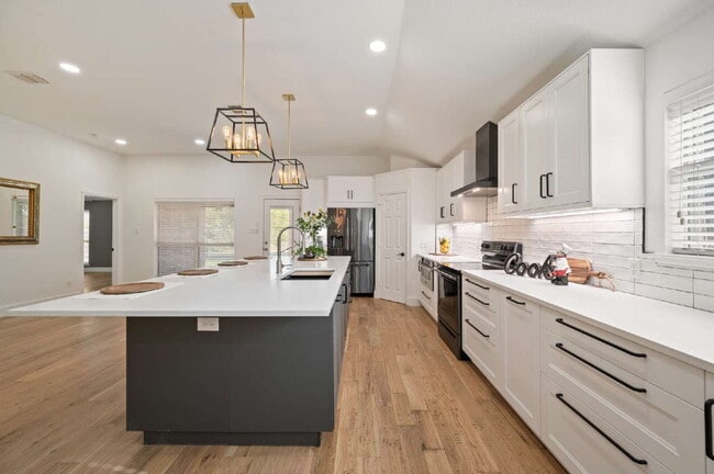 Building Photo - Renovated 4BR, Open Concept, Greenbelt Lot, Keller ISD