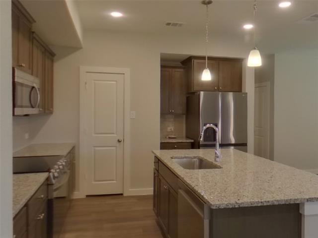 Primary Photo - 2537 Finch Holw Dr