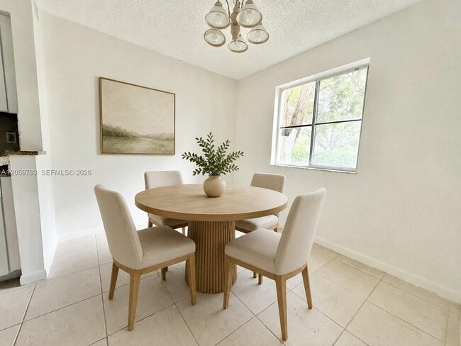 Building Photo - 9755 Westview Dr