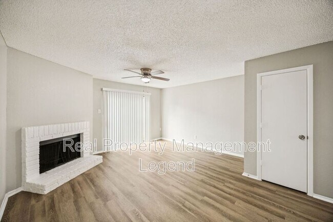 Building Photo - 8109 Silver Creek Rd