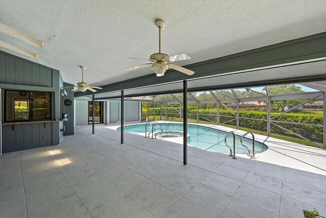 Building Photo - 18 Glencairn Rd