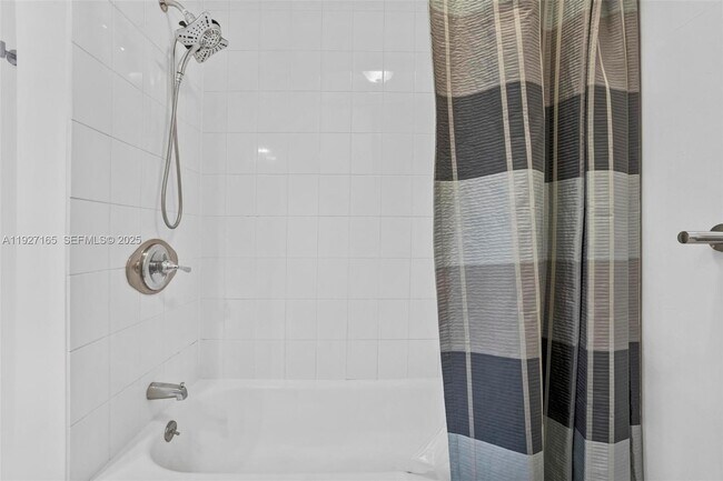 Building Photo - 3545 NE 167th St