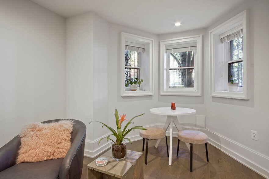 Building Photo - 1506 Q St NW