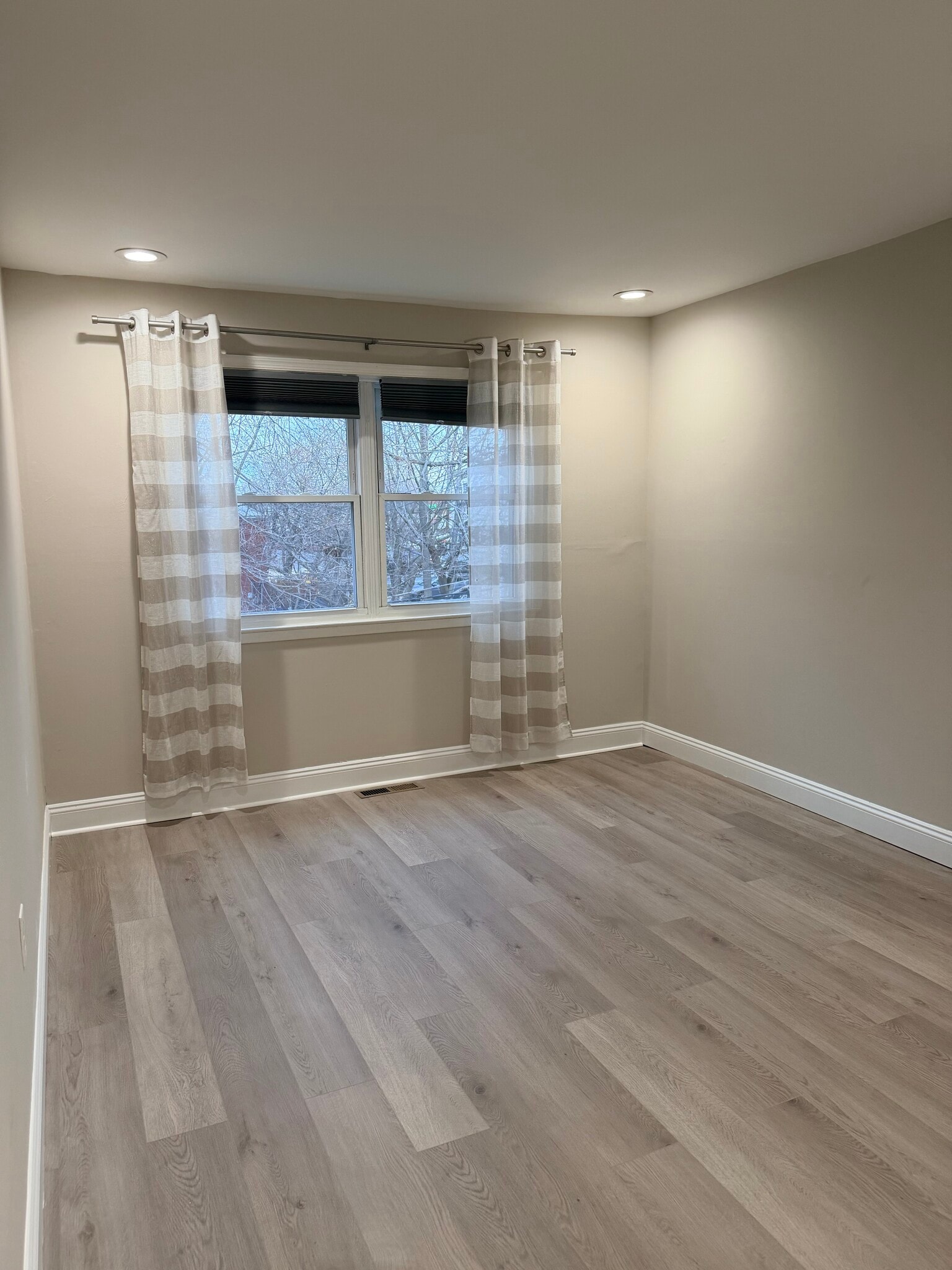 Bedroom - 8836 Cottage St