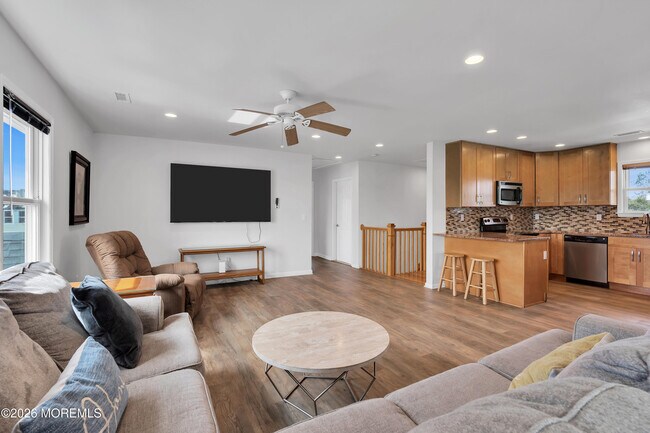 Building Photo - 27 Arnold Ave