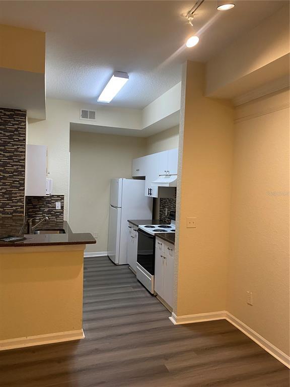Building Photo - 17110 Carrington Park Dr