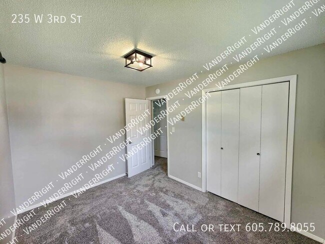 Building Photo - 235 W 3rd St-