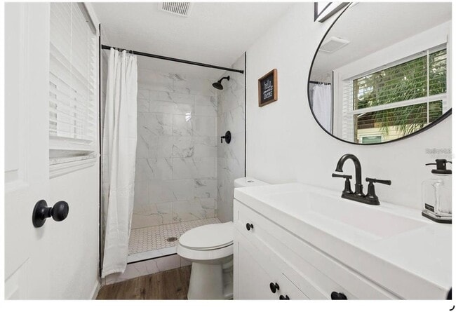 Building Photo - 508 Brooker Rd