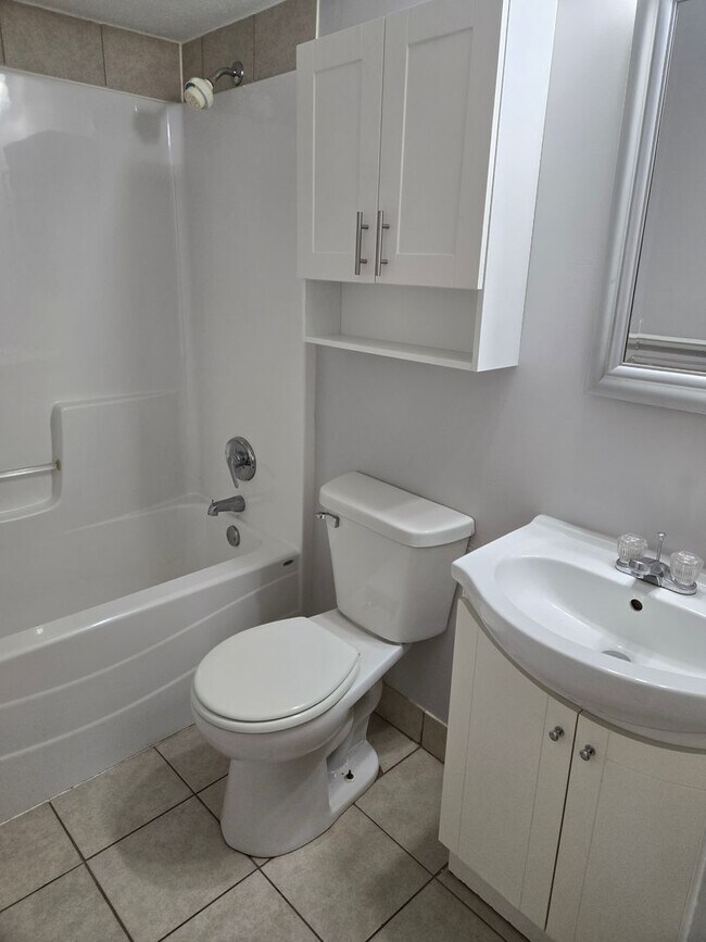 Building Photo - 4175 Webster Ave