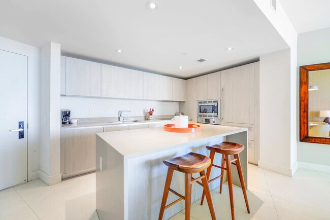 Building Photo - 4111 S Ocean Dr