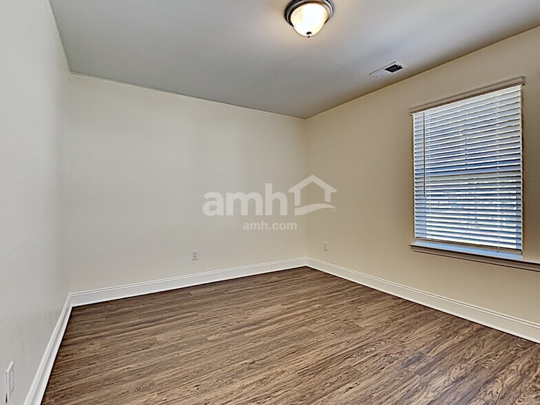 Building Photo - 161 Sweetgum Drive
