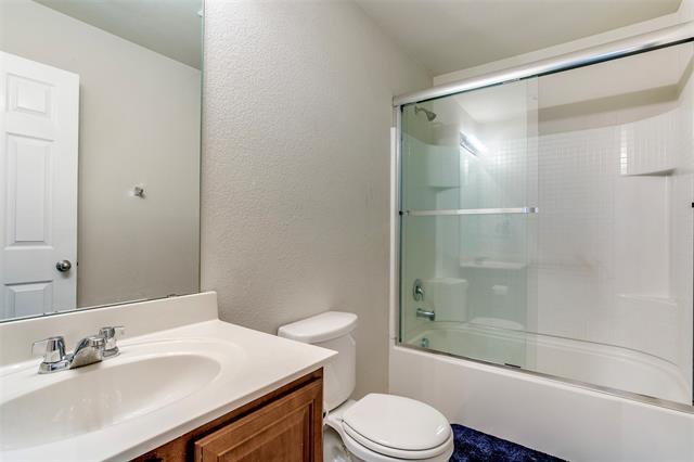 Building Photo - 5404 Thornbush Dr