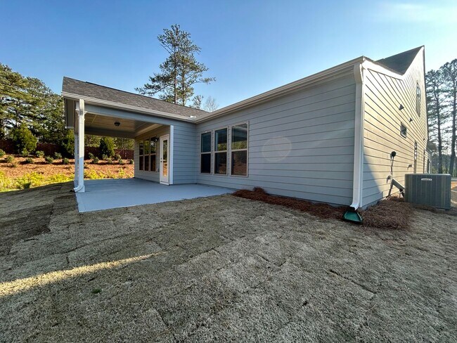 Building Photo - 450 Bandon Wy