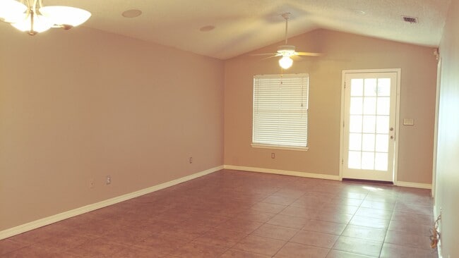 Building Photo - 14380 Pablo Bay Dr