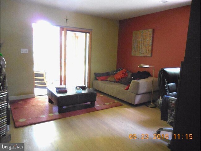 Building Photo - 8 Azalea Ln