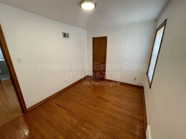 Building Photo - 2944 Moniteau Dr