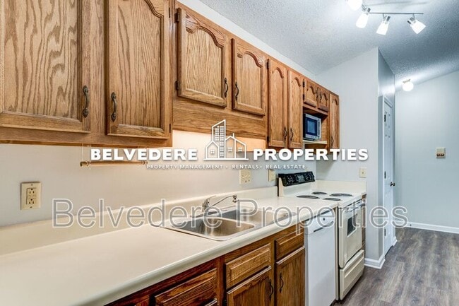 Building Photo - 5934 W Friendly Ave