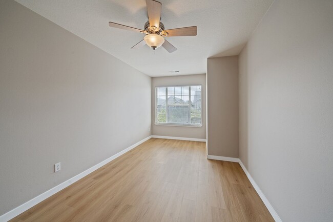 Building Photo - 17475 SW Jay St