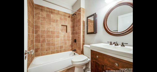 Building Photo - Charming Alamo Heights Cottage