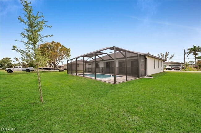 Building Photo - 1201 SW 8th Pl