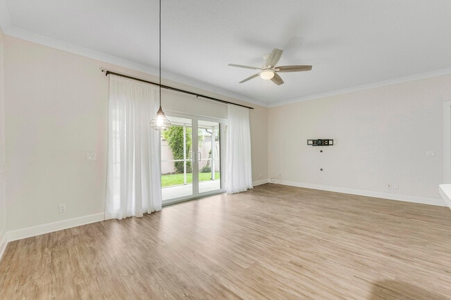 Building Photo - 2052 Tarpon Lake Way