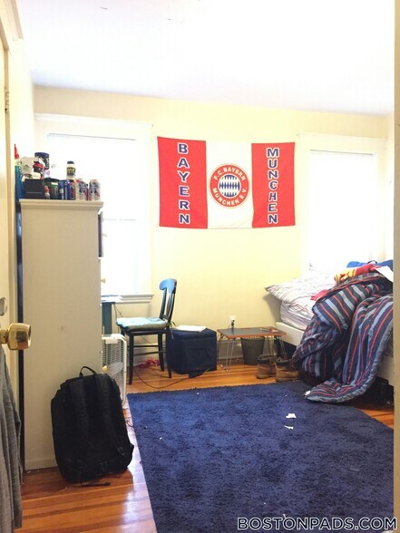 Building Photo - 209 Chestnut Hill Ave