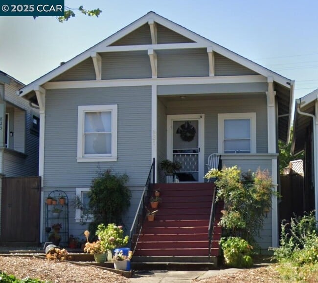 Primary Photo - 821 Virginia St