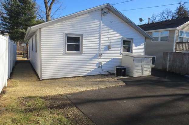 Building Photo - 327 Fairlawn Dr