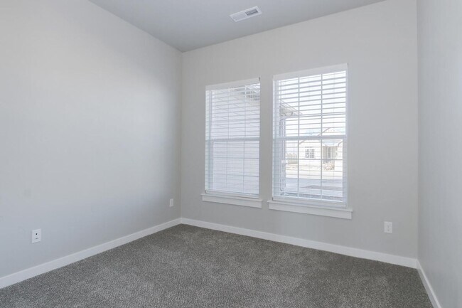 Building Photo - Newer Construction with High End Finishes _ Large 3 Car Garage!!