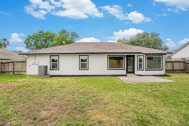 Building Photo - 614 Magnolia Bend St