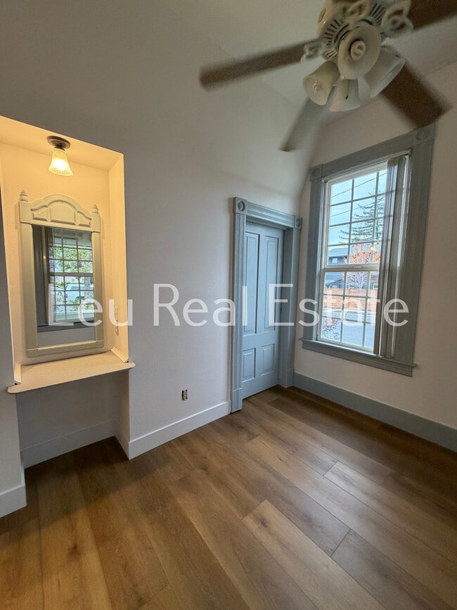 Building Photo - 400 El Dorado Ave