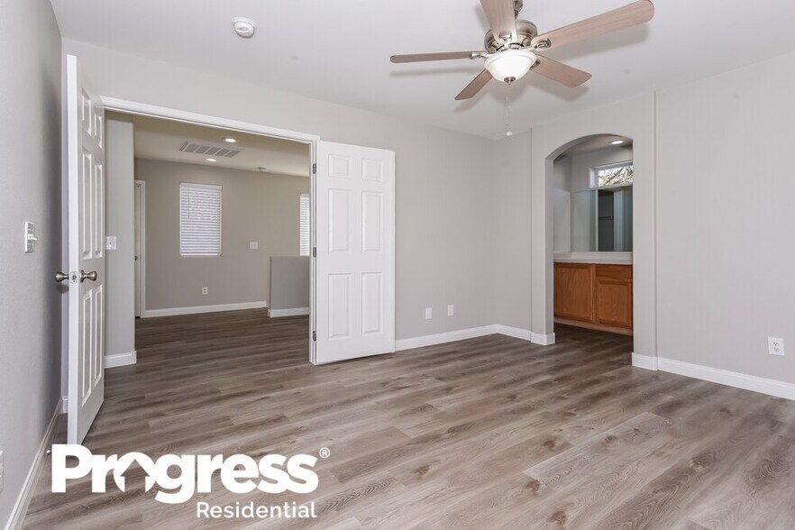 Building Photo - 10517 Silver Cholla Ct