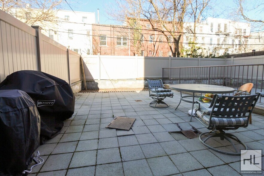 Building Photo - One Bedroom on Dekalb at Nostrand