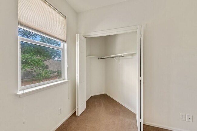 Building Photo - Modern 3-Bedroom North-End Condo Near Canyon View Park & Mesa Mall
