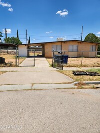 Building Photo - 10331 Blythe Dr