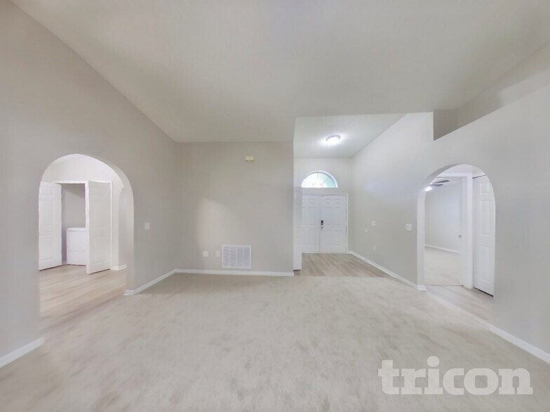 Building Photo - 7439 Lawn Tennis Ln