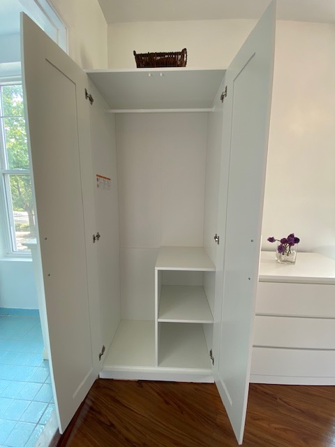 3rd floor: Extra wardrobe - 1618 8th St NW