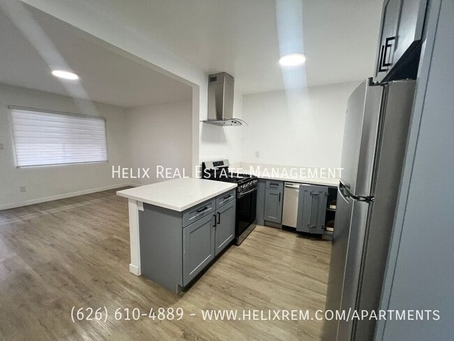 Building Photo - 59 N Oak Ave