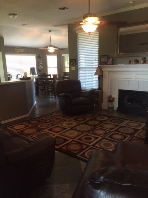 Building Photo - Spacious 3/2/2 in Allen! Laminate Wood Flo...