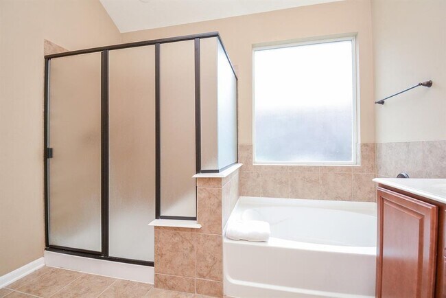 Building Photo - 2715 Farlow Ln