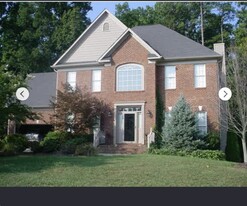 Building Photo - 3011 Peninsula Dr
