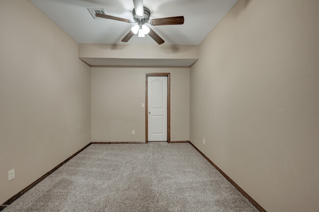 Building Photo - 117 Briarbrook Dr