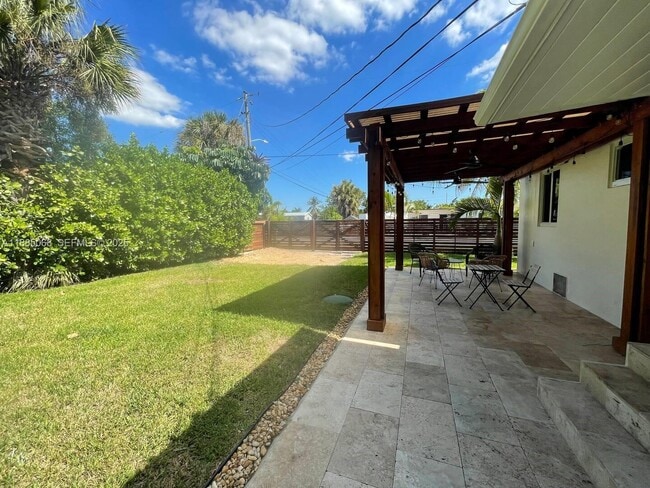 Building Photo - 601 NW 116th St